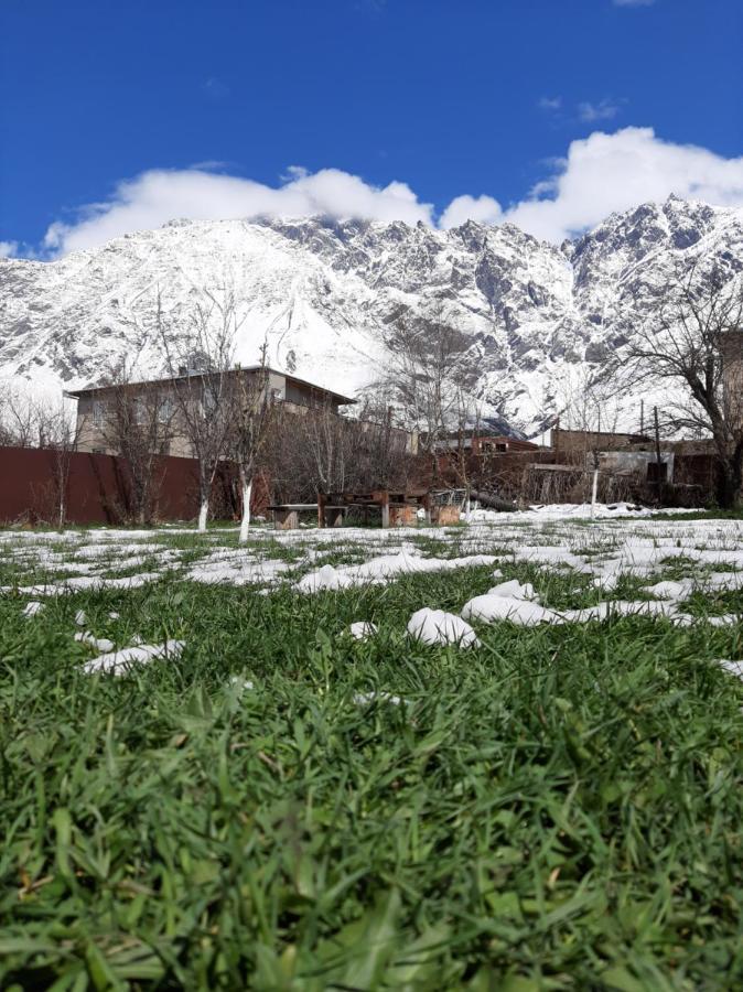 Kazbegi Green Yard Eksteriør billede