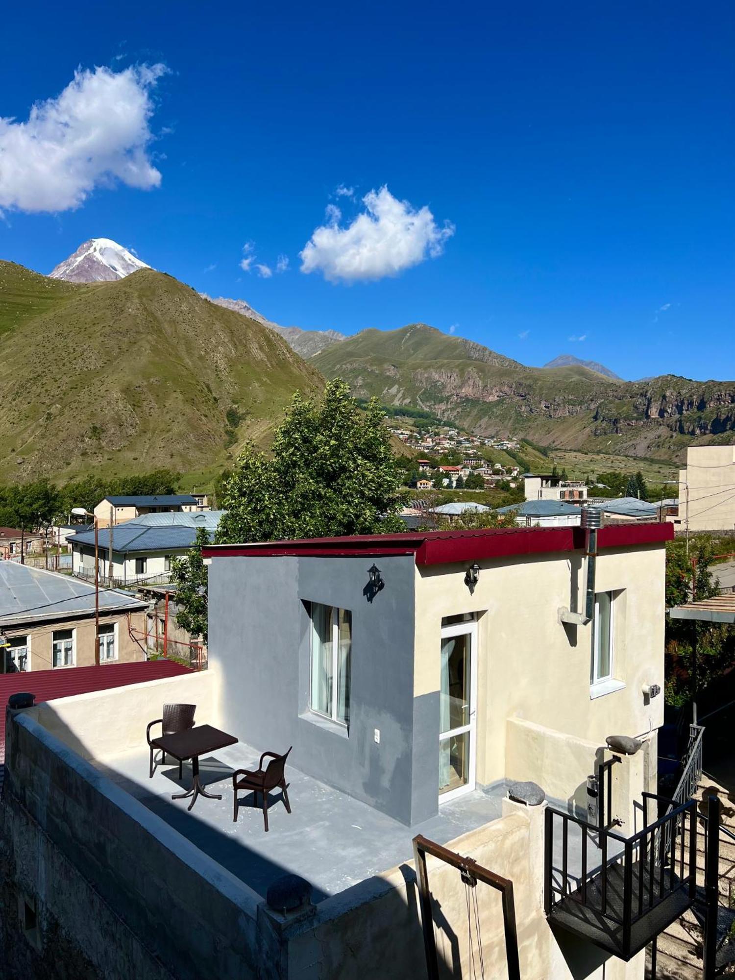 Kazbegi Green Yard Eksteriør billede