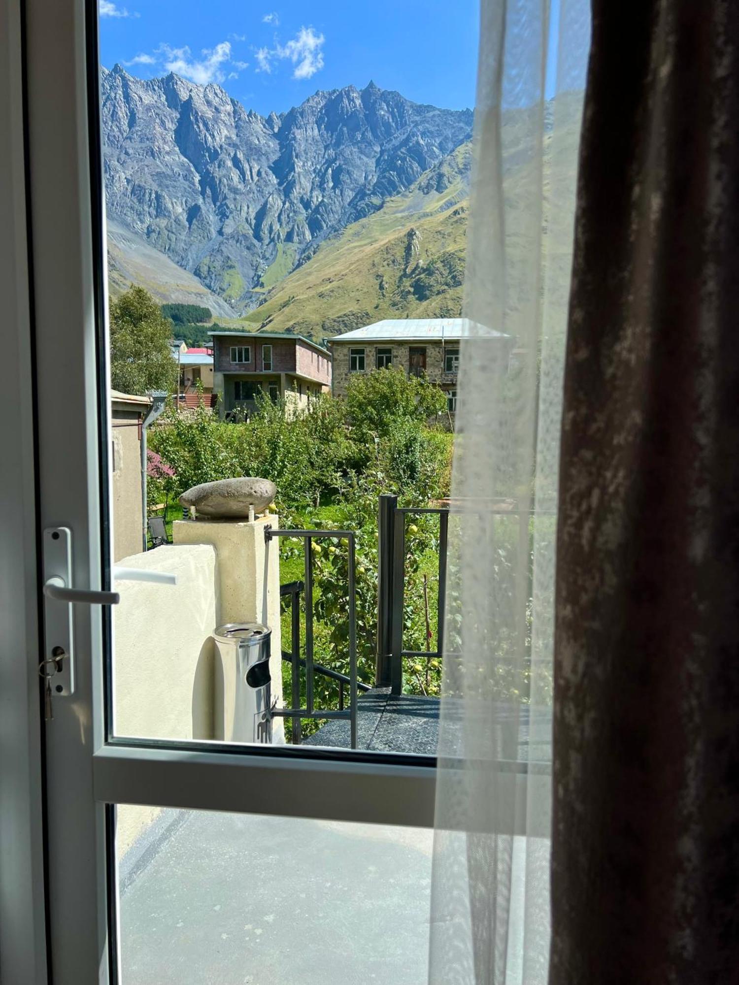 Kazbegi Green Yard Eksteriør billede