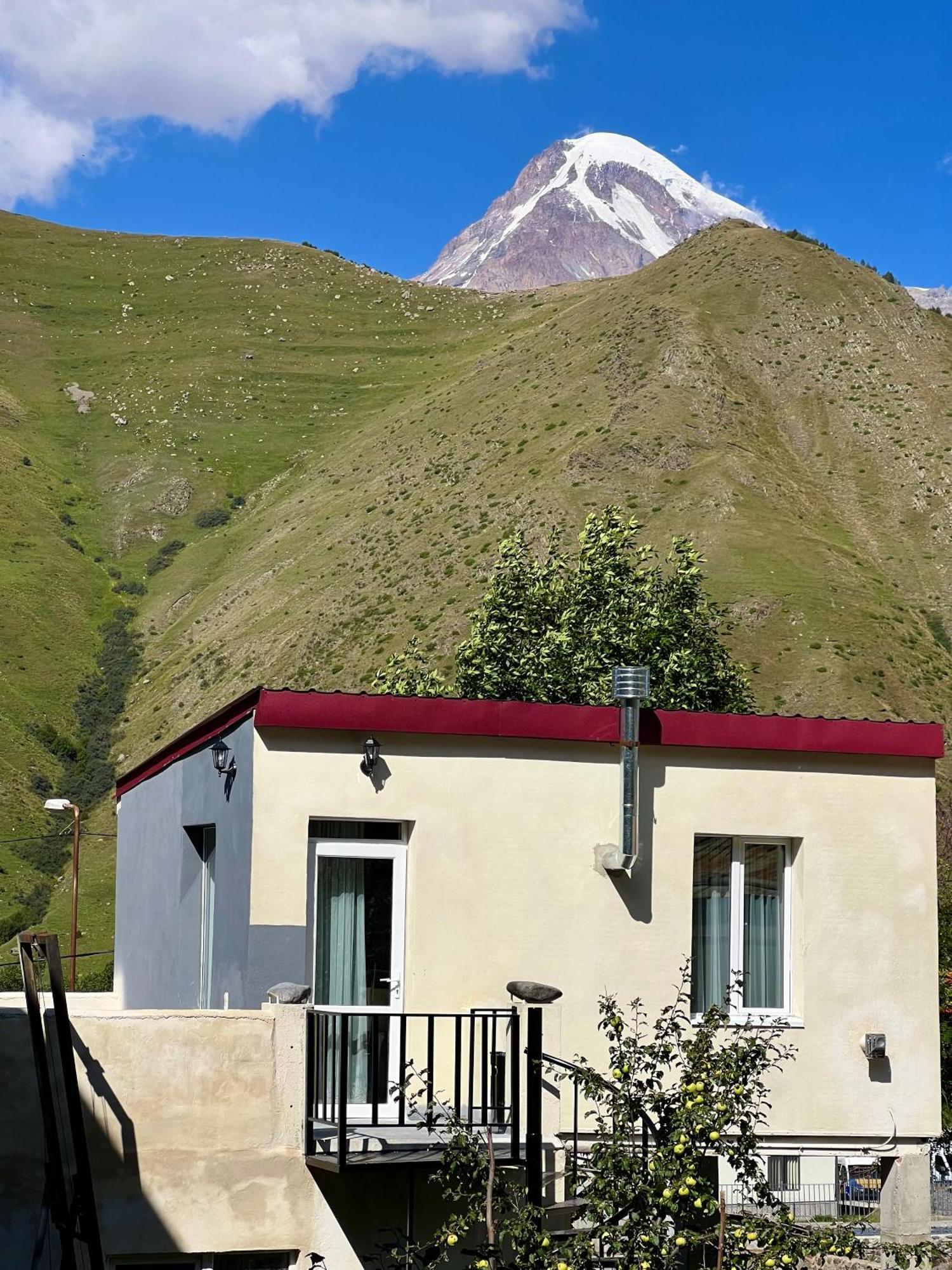 Kazbegi Green Yard Eksteriør billede